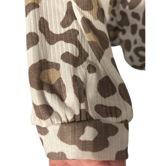Hopely Boutique Leopard Top Brown and Cream Size Large Stitching Ribbed NWOT - Picture 4 of 7